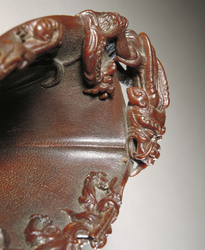 图片[2]-Rhinoceros horn carved dragon handle cup-China Archive